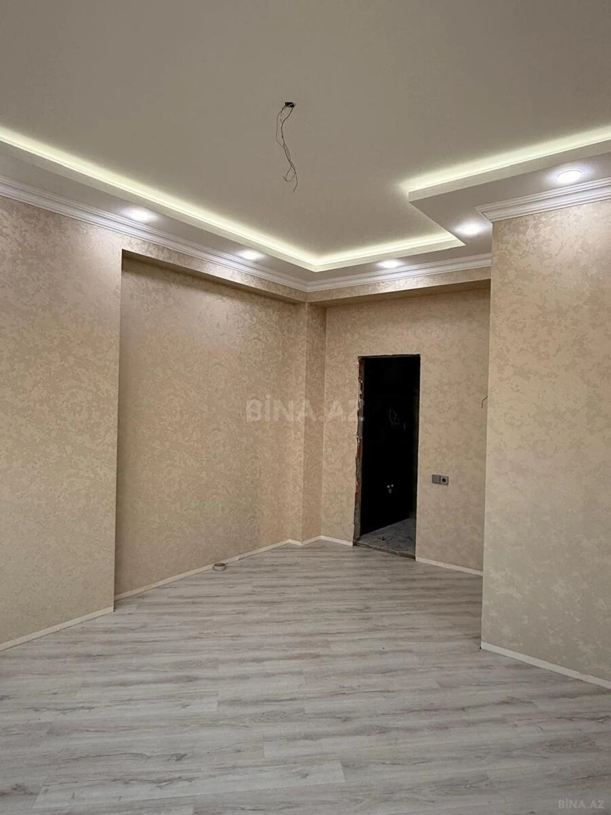Satılır 3 otaqlı mənzil 175 m²