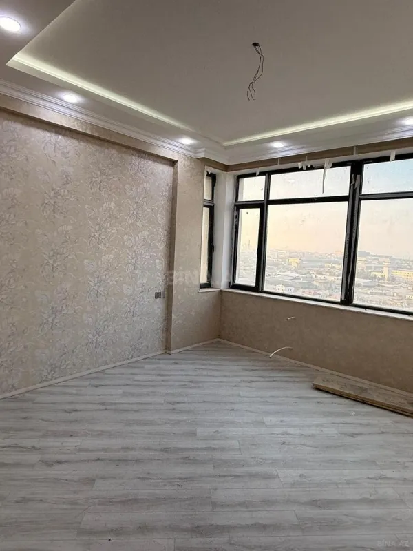 Satılır 3 otaqlı mənzil 175 m²