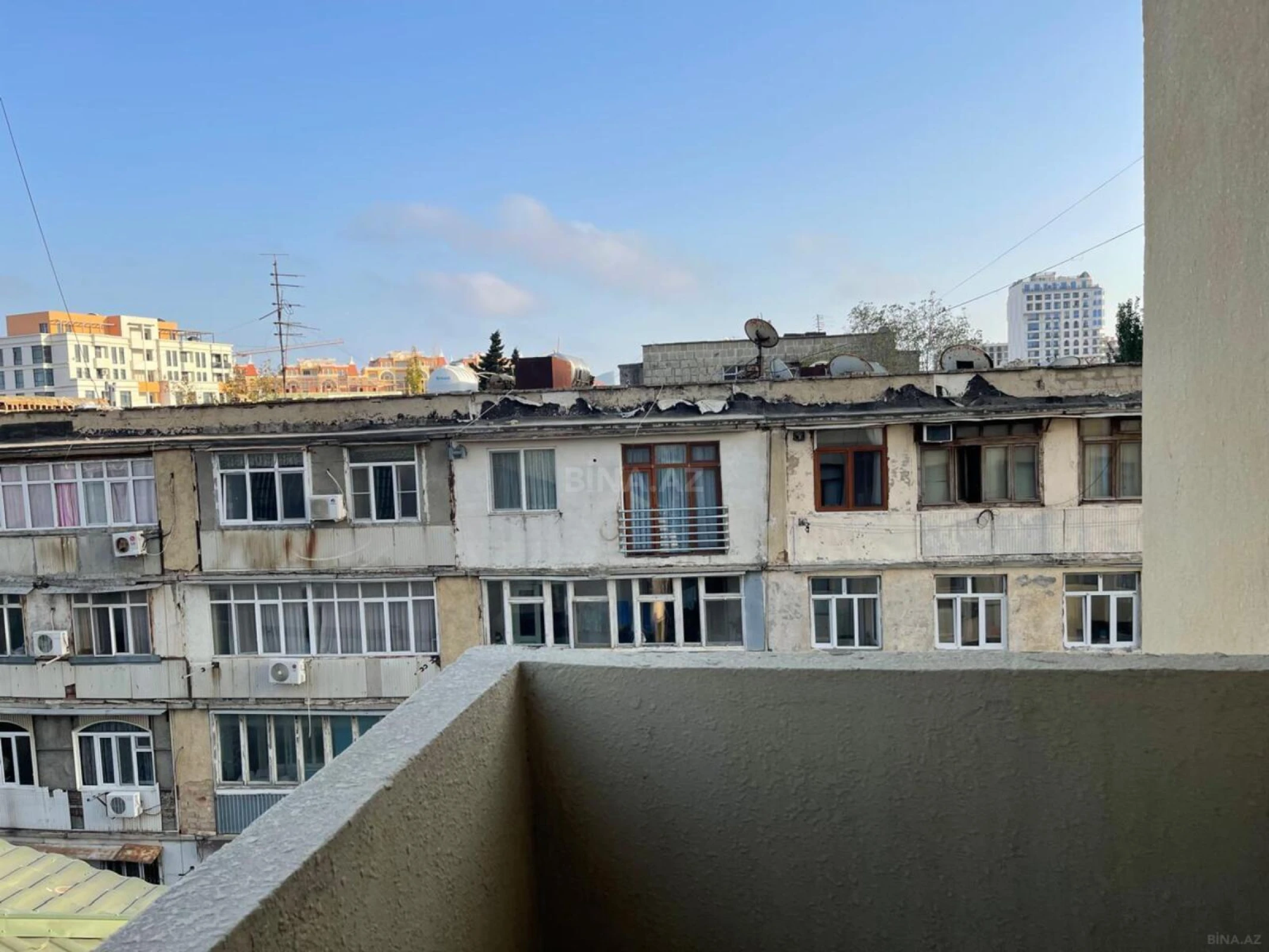 Satılır 3 otaqlı mənzil 140 m²