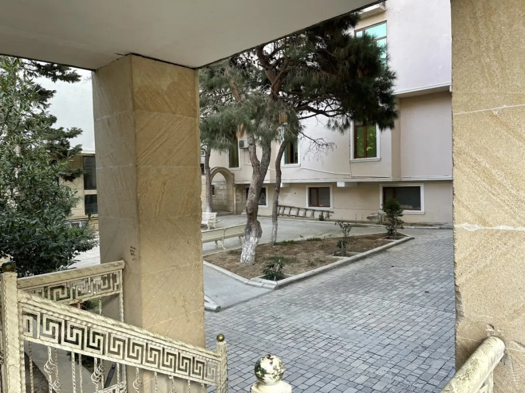 Satılır 3 otaqlı mənzil 140 m²