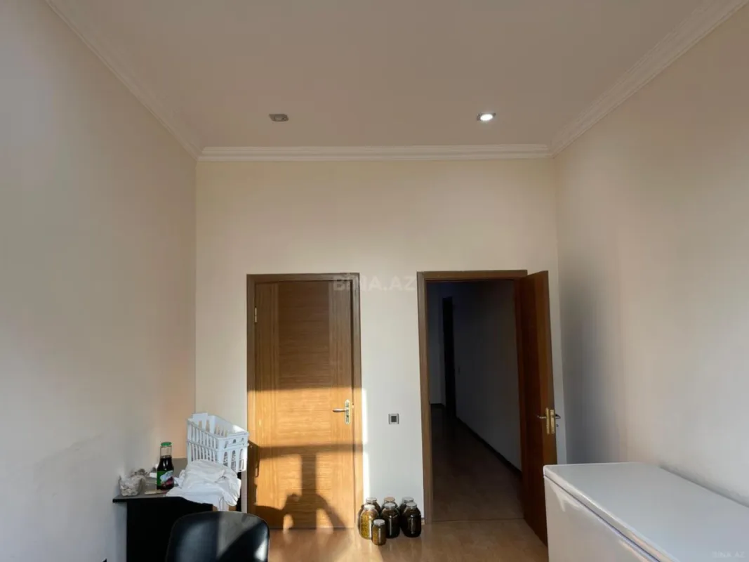 Satılır 3 otaqlı mənzil 140 m²