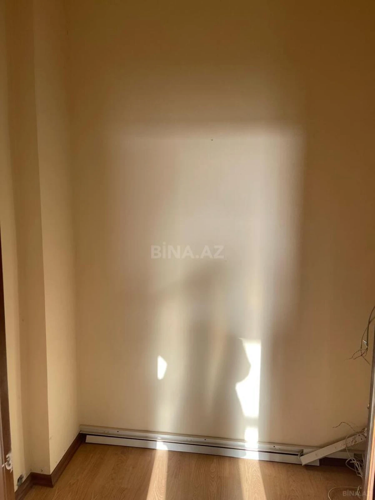 Satılır 3 otaqlı mənzil 140 m²
