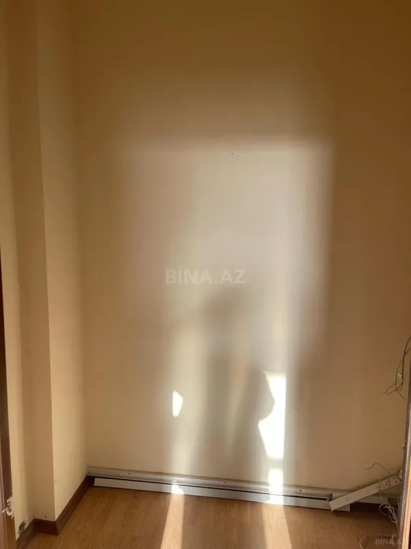 Satılır 3 otaqlı mənzil 140 m²
