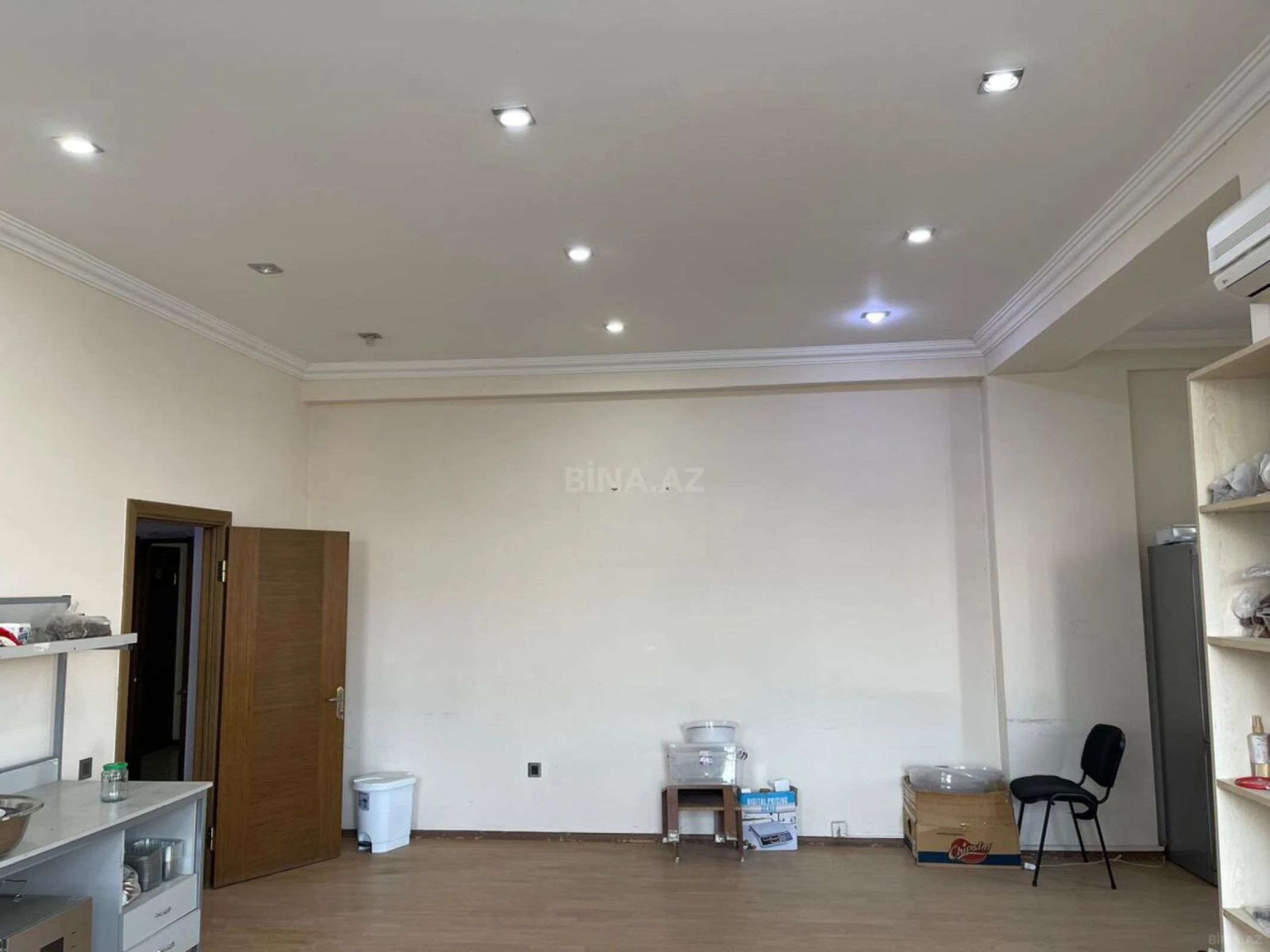 Satılır 3 otaqlı mənzil 140 m²