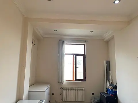 Satılır 3 otaqlı mənzil 140 m²