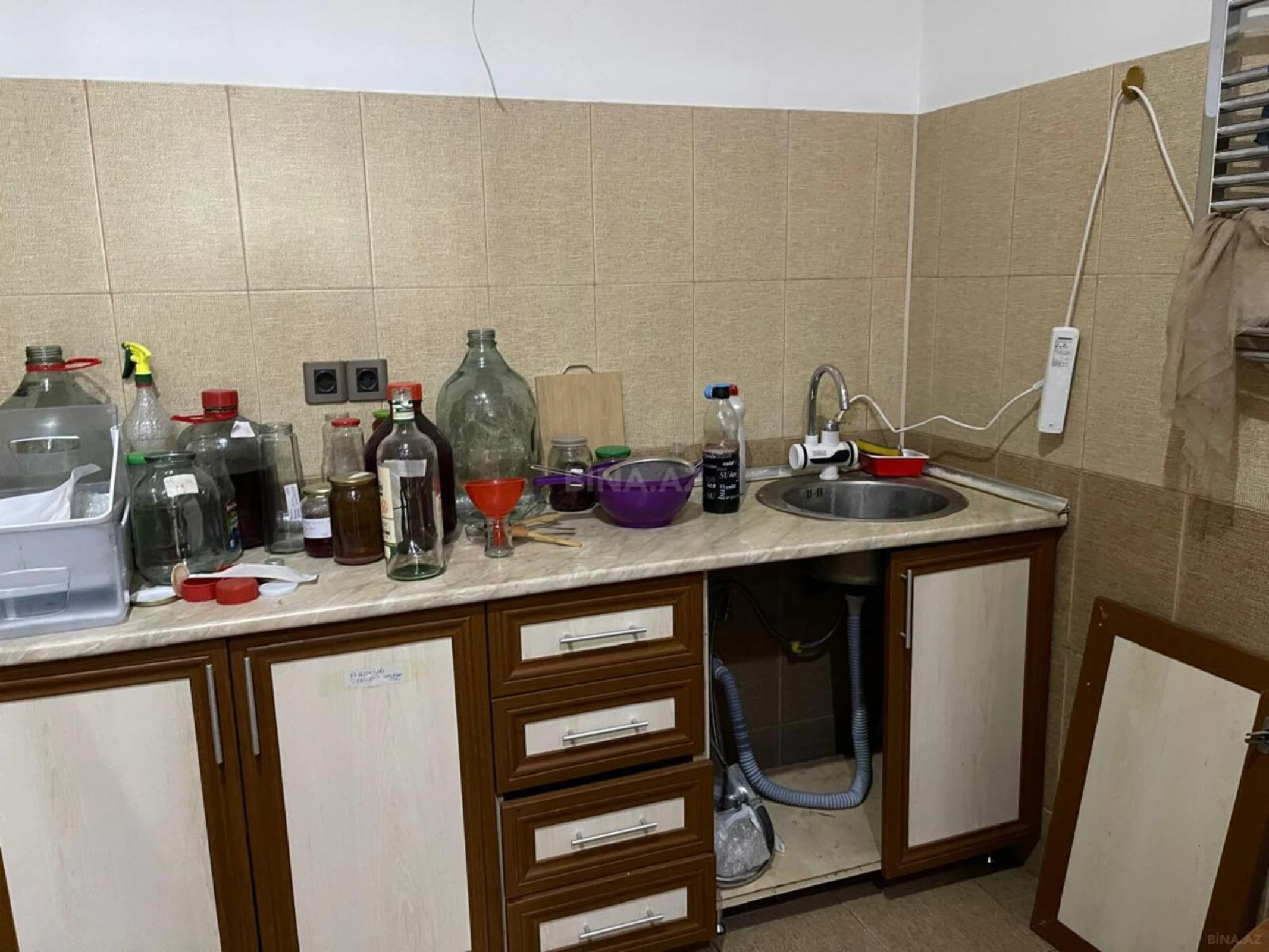 Satılır 3 otaqlı mənzil 140 m²