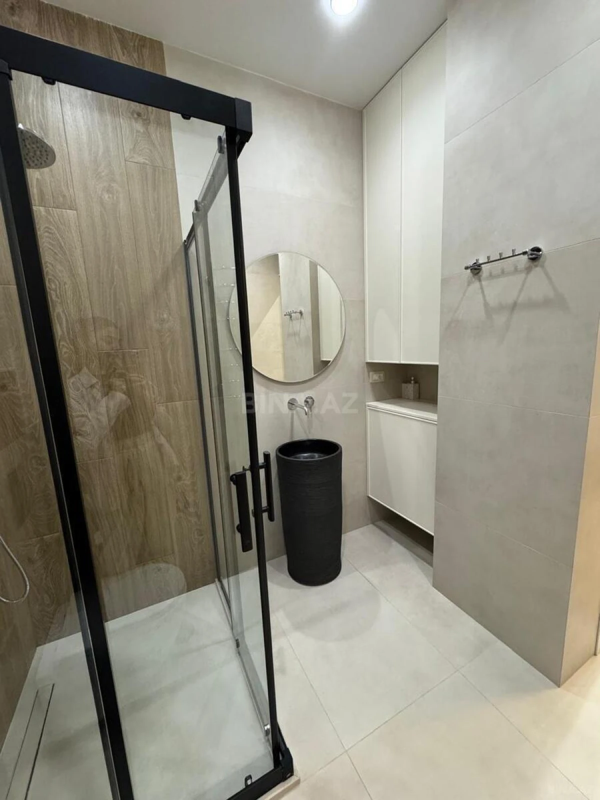 Kirayə verilir 4 otaqlı mənzil 200 m²