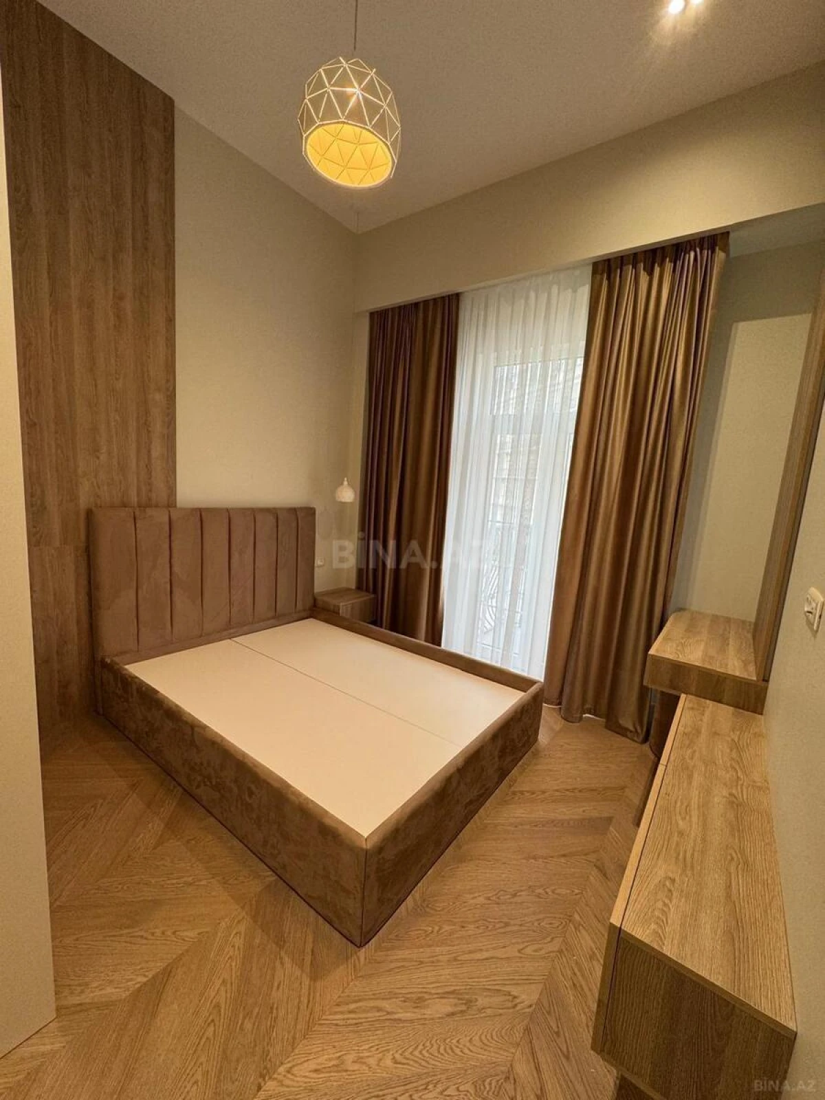 Kirayə verilir 4 otaqlı mənzil 200 m²