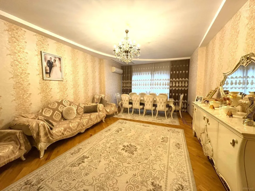 Satılır 4 otaqlı mənzil 224 m²