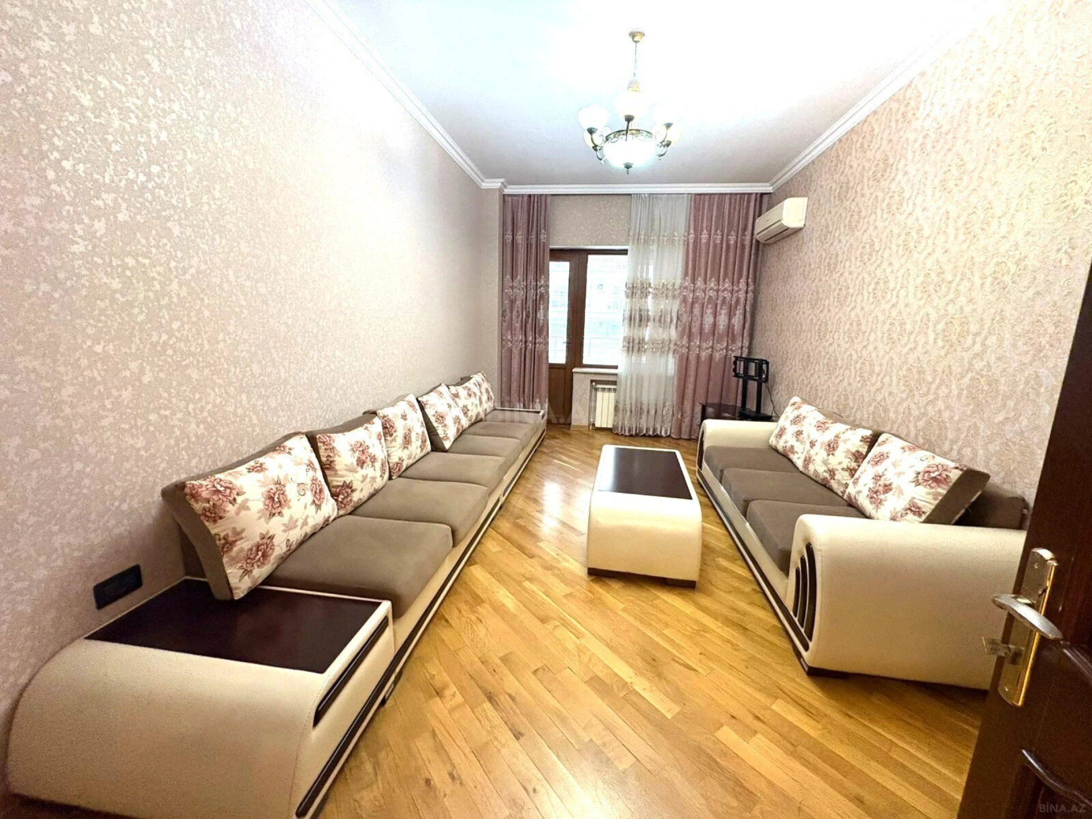 Satılır 4 otaqlı mənzil 224 m²