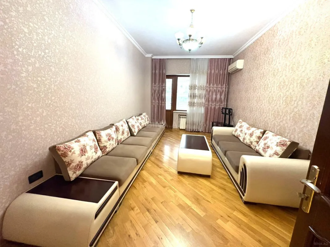 Satılır 4 otaqlı mənzil 224 m²