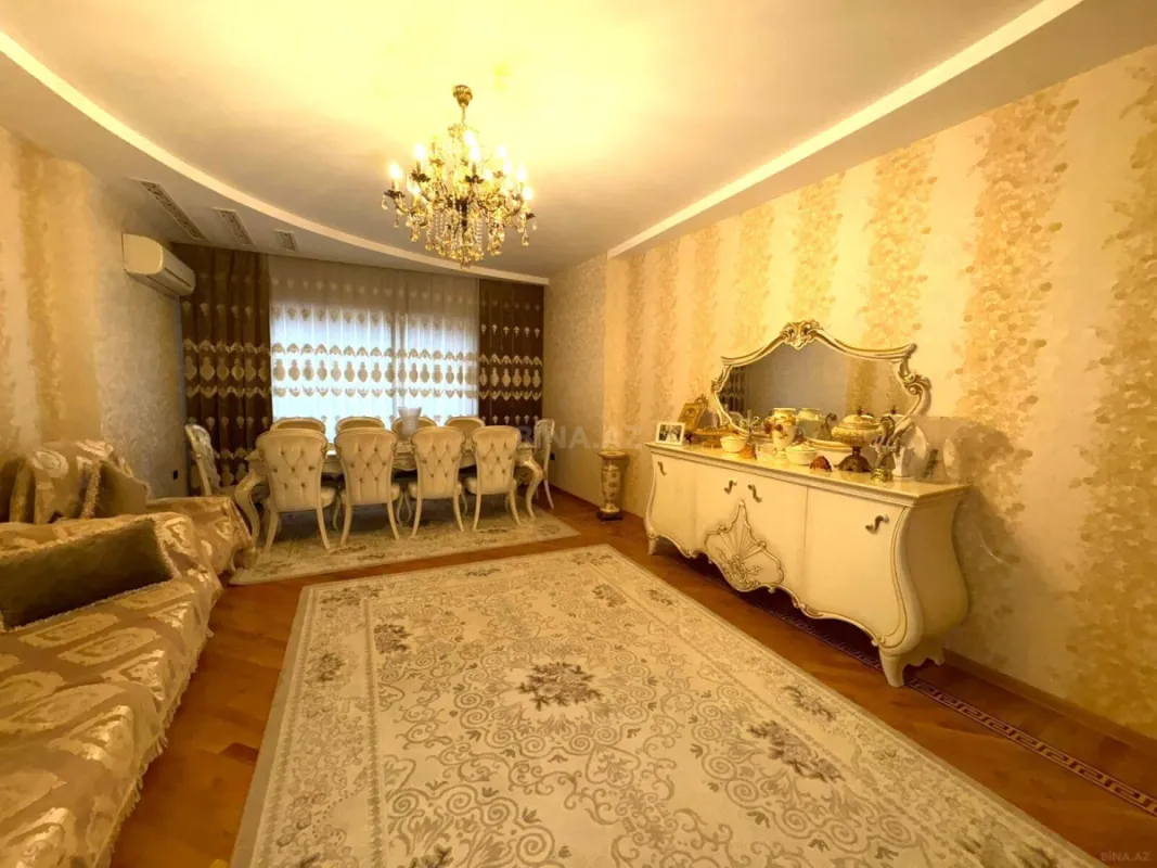 Satılır 4 otaqlı mənzil 224 m²