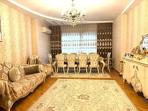 Satılır 4 otaqlı mənzil 224 m²