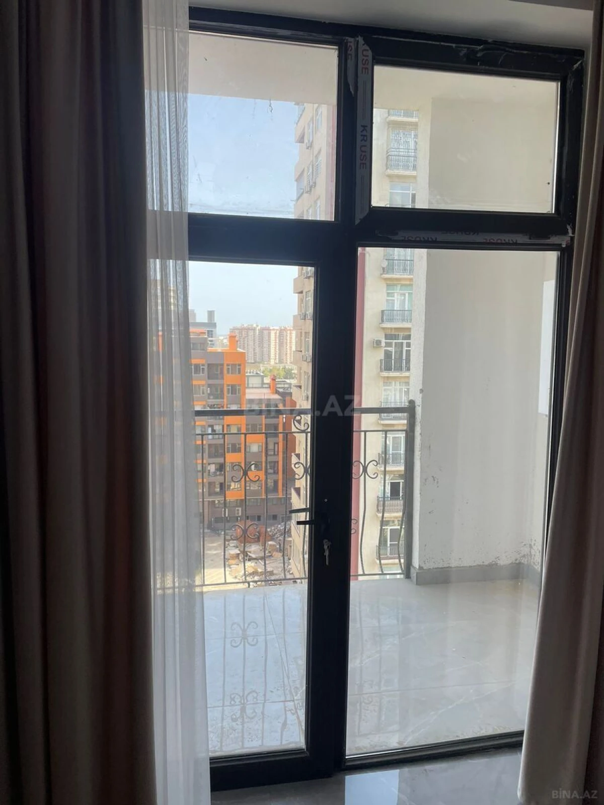 Kirayə verilir 2 otaqlı mənzil 75 m²