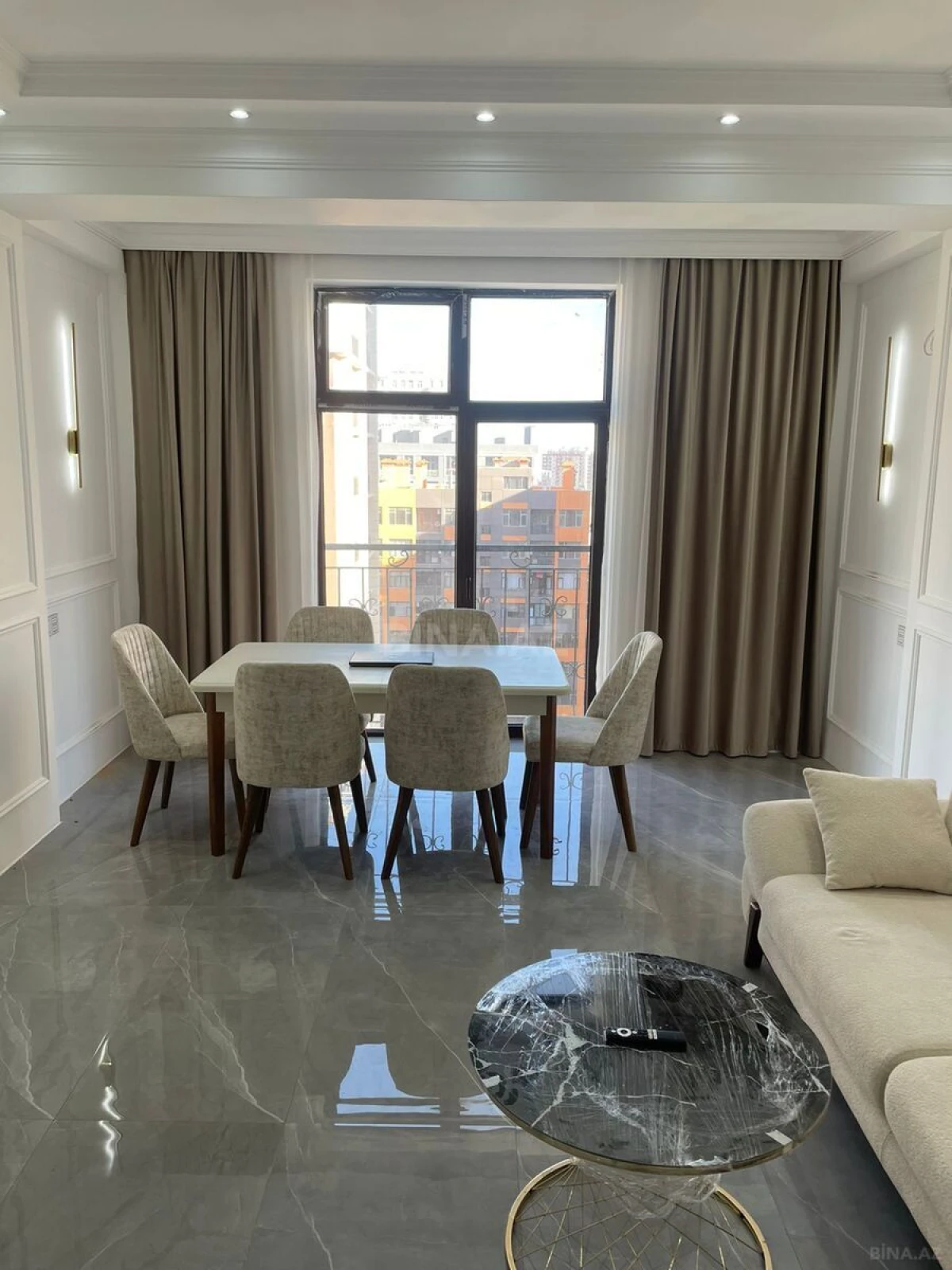 Kirayə verilir 2 otaqlı mənzil 75 m²