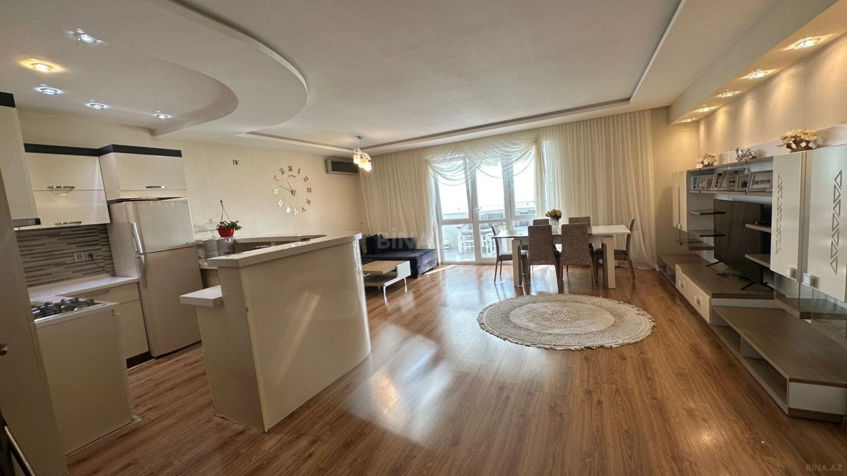 Kirayə verilir 3 otaqlı mənzil 135 m²