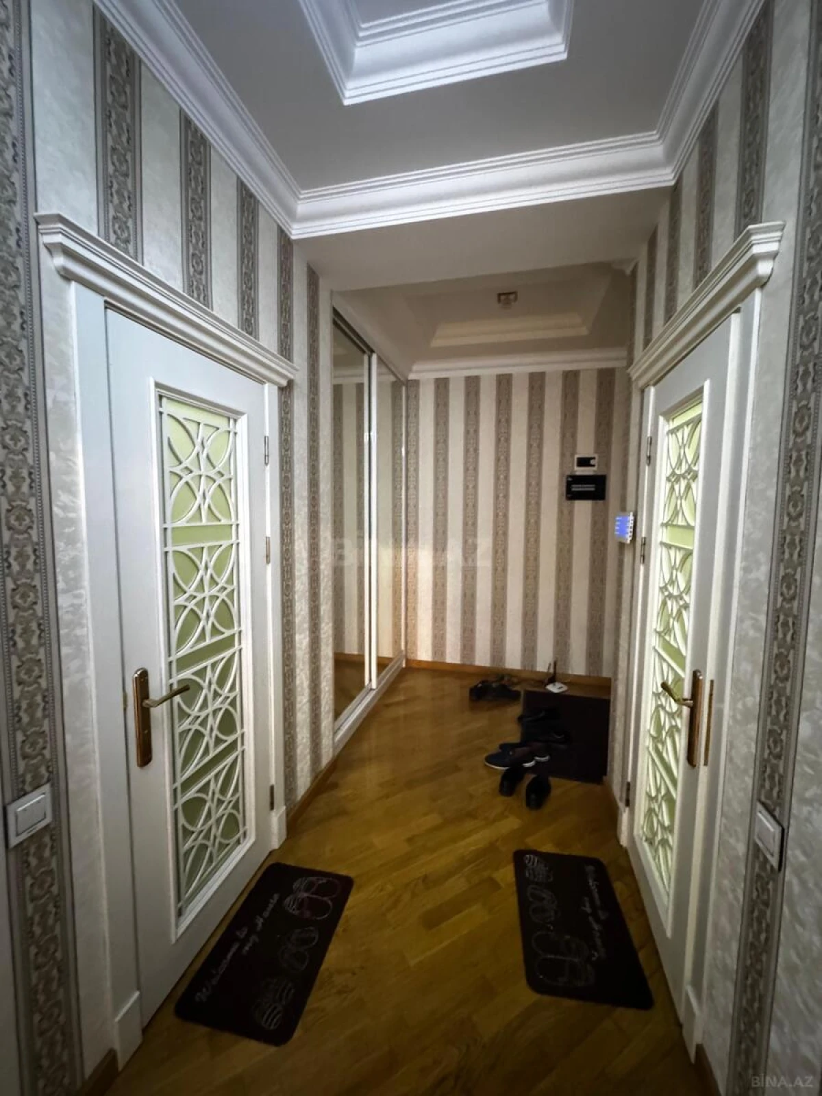 Satılır 3 otaqlı mənzil 110 m²