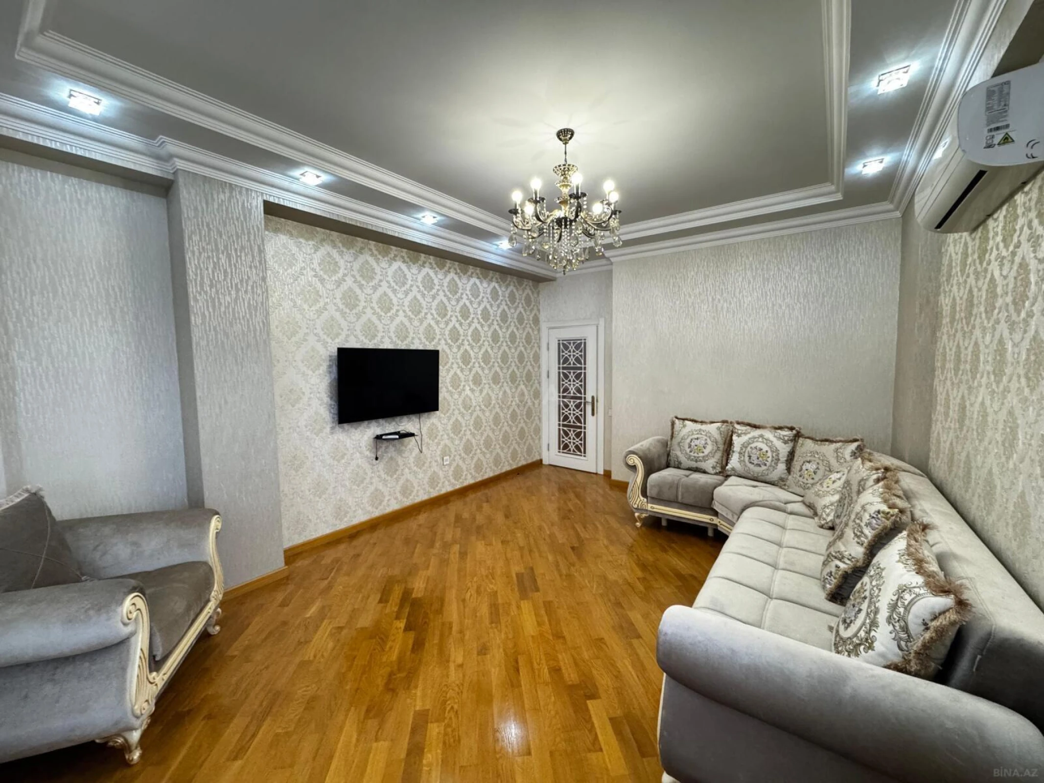 Satılır 3 otaqlı mənzil 110 m²