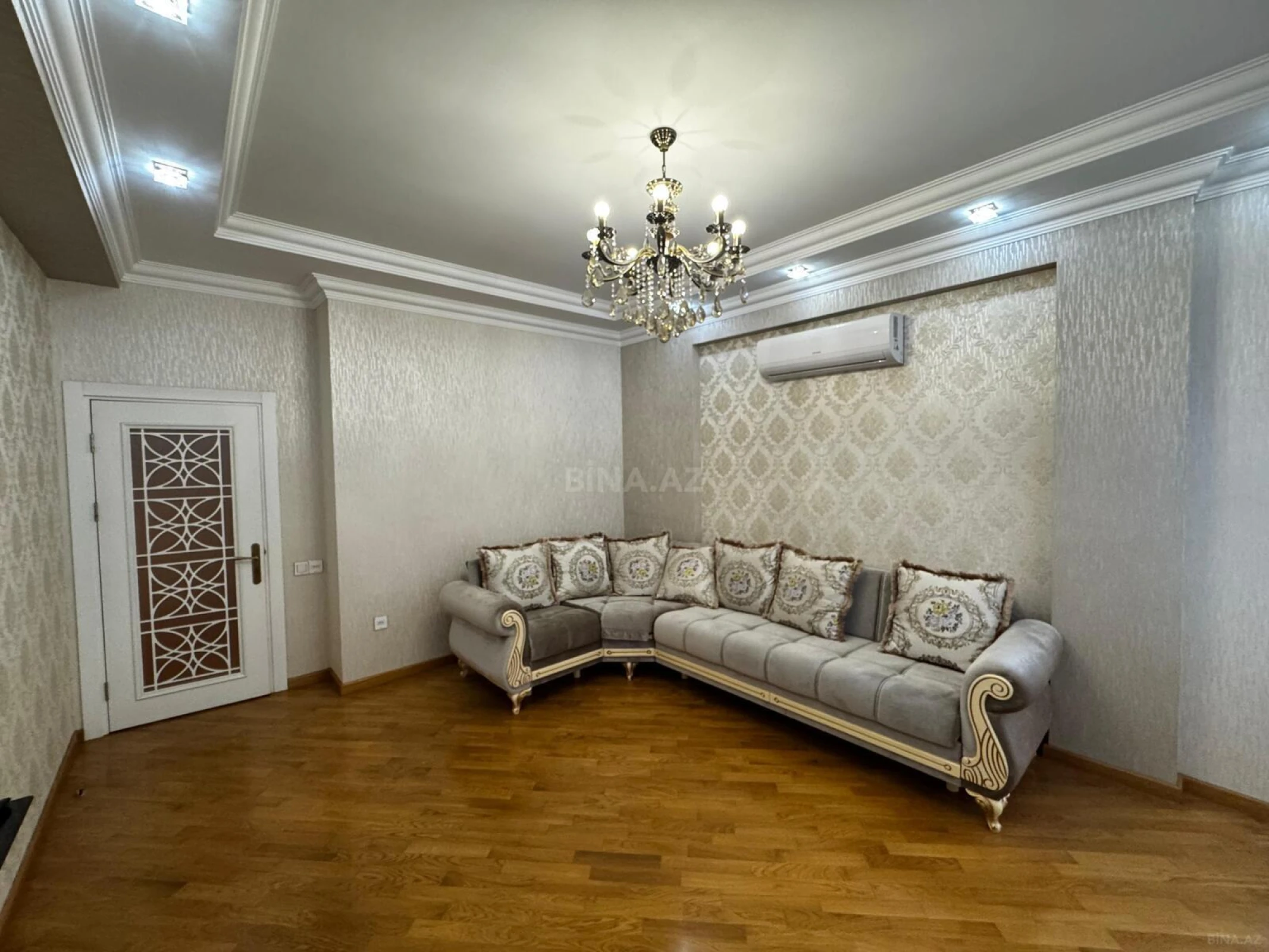 Satılır 3 otaqlı mənzil 110 m²