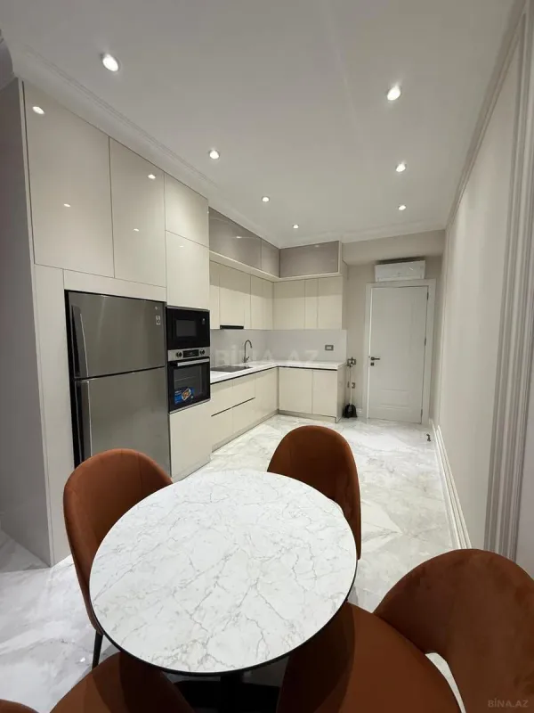 Kirayə verilir 3 otaqlı mənzil 120 m²