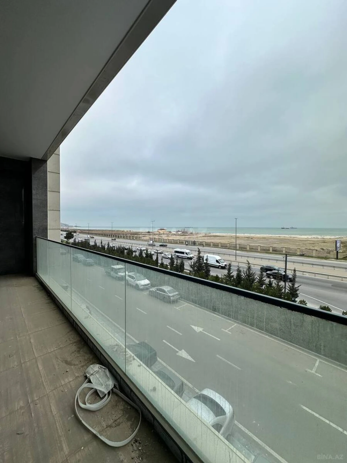 Satılır 5 otaqlı mənzil 261 m²