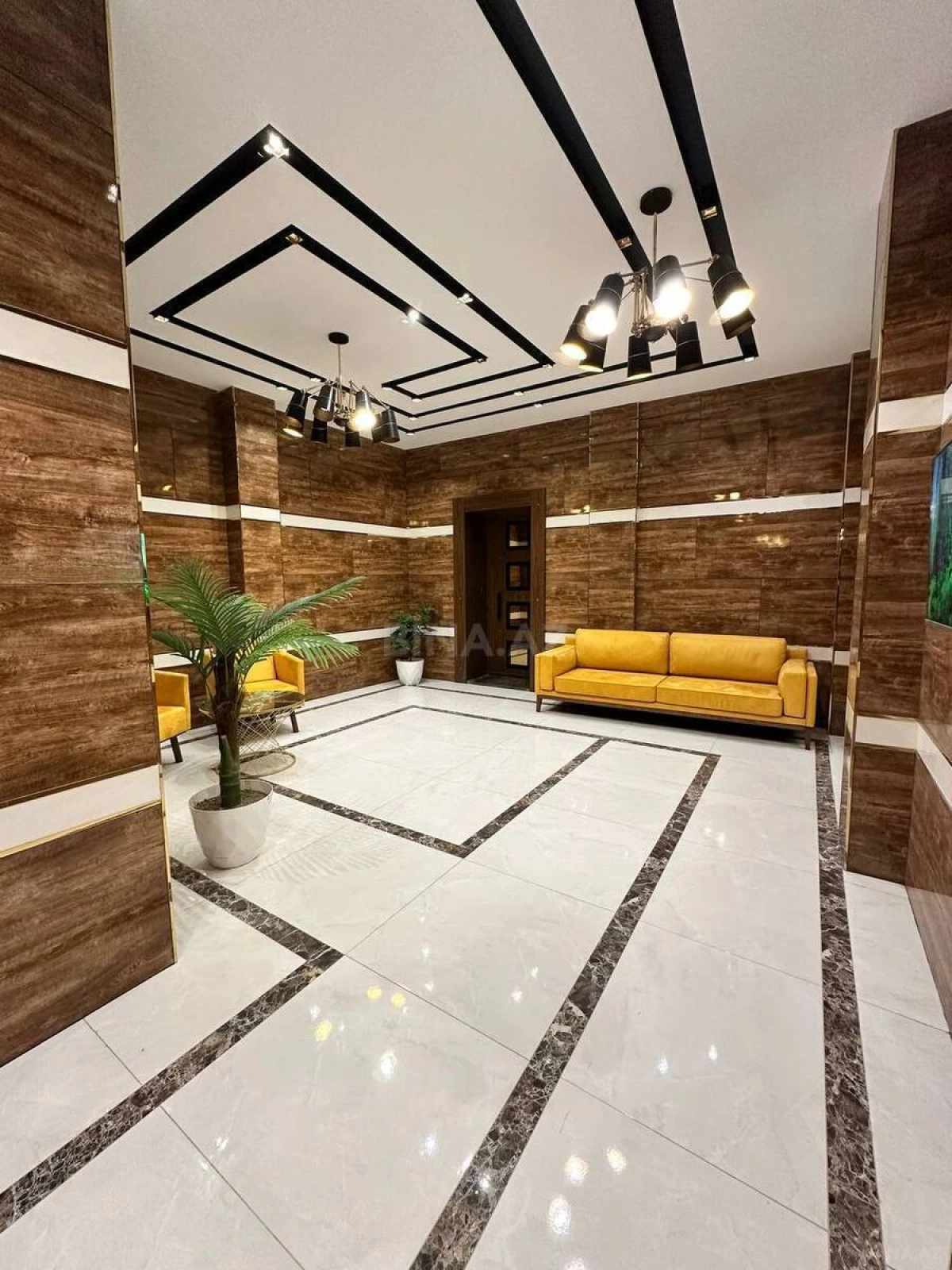 Satılır 5 otaqlı mənzil 261 m²