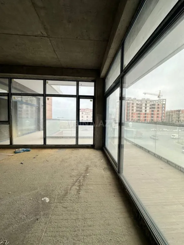 Satılır 5 otaqlı mənzil 261 m²
