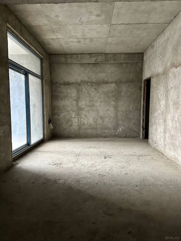 Satılır 5 otaqlı mənzil 261 m²