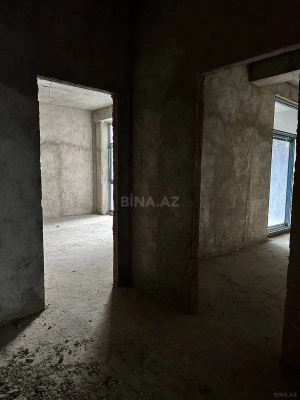 Satılır 5 otaqlı mənzil 261 m²