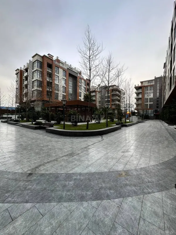 Satılır 5 otaqlı mənzil 261 m²