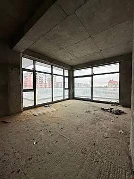 Satılır 5 otaqlı mənzil 261 m²