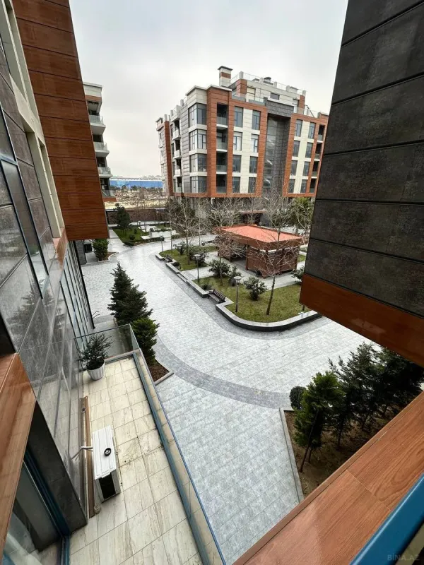 Satılır 5 otaqlı mənzil 261 m²