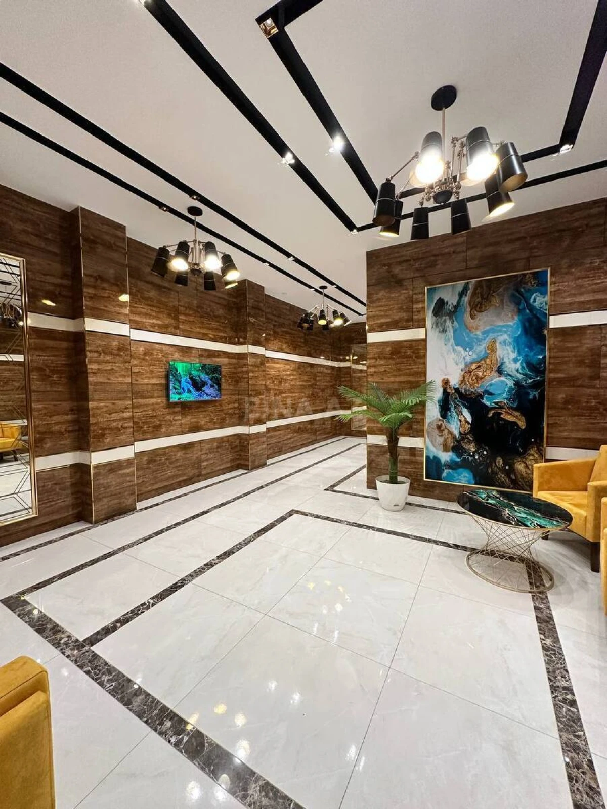 Satılır 5 otaqlı mənzil 261 m²