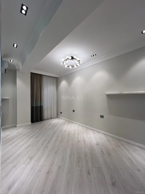 Satılır 3 otaqlı mənzil 136 m²