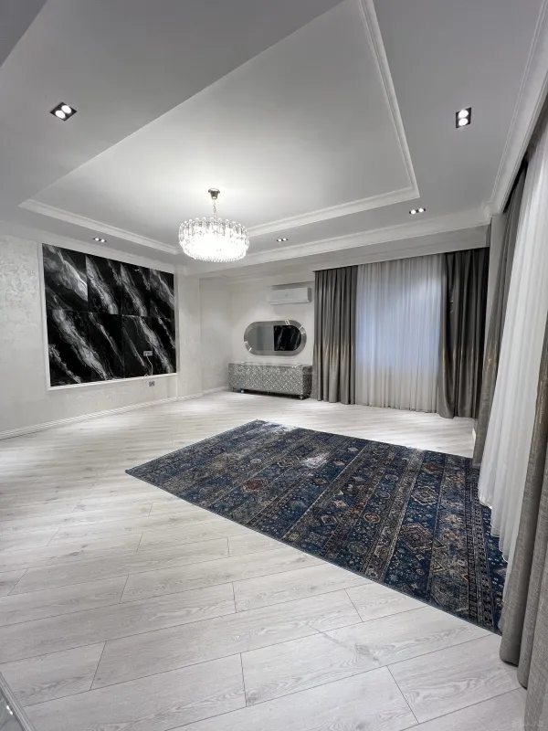 Satılır 3 otaqlı mənzil 136 m²