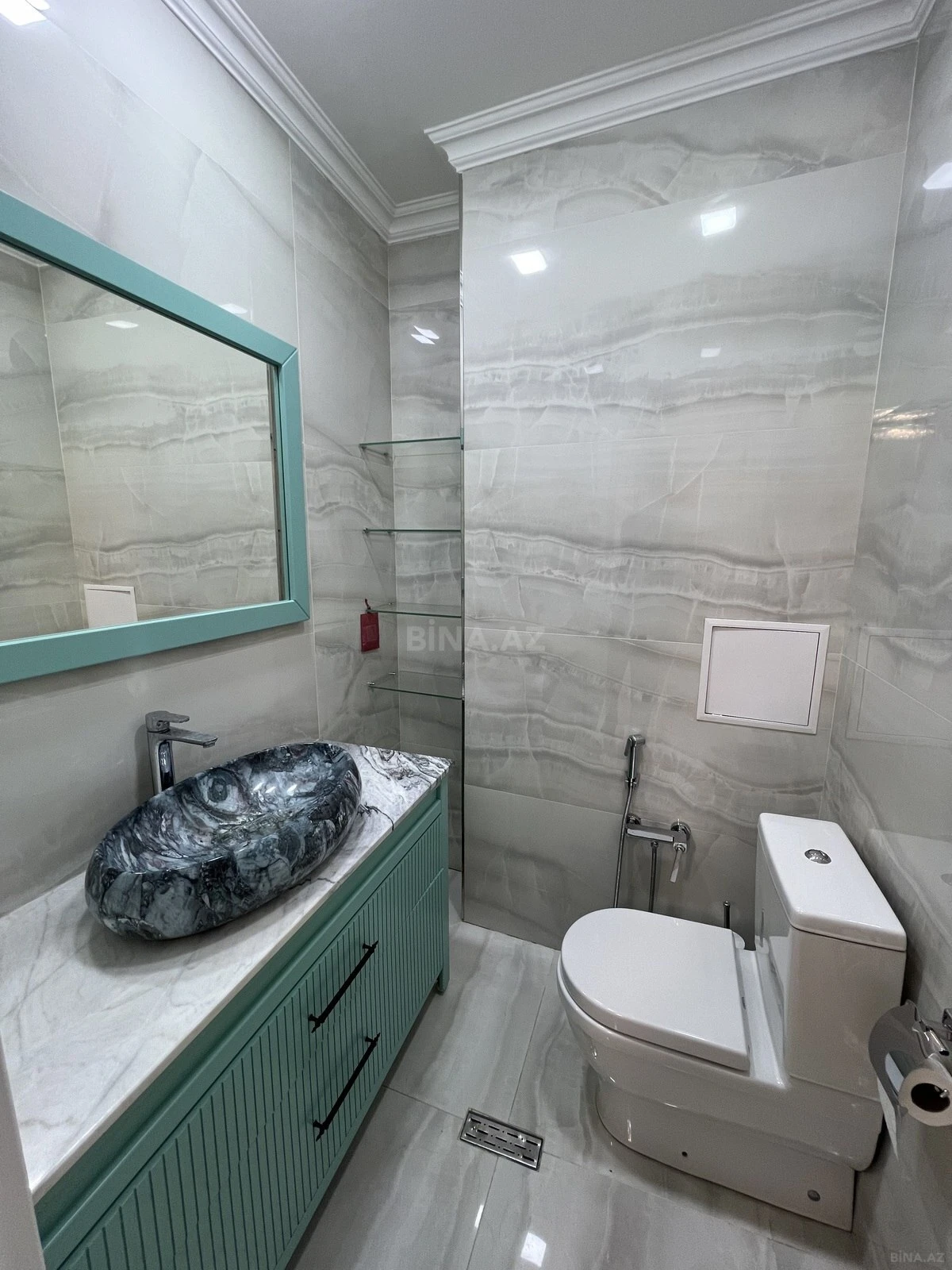 Satılır 3 otaqlı mənzil 136 m²