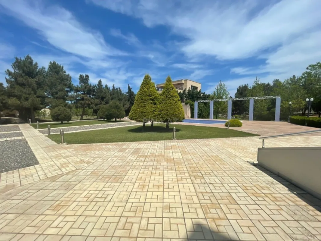 Satılır 6 otaqlı həyət evi 430 m²