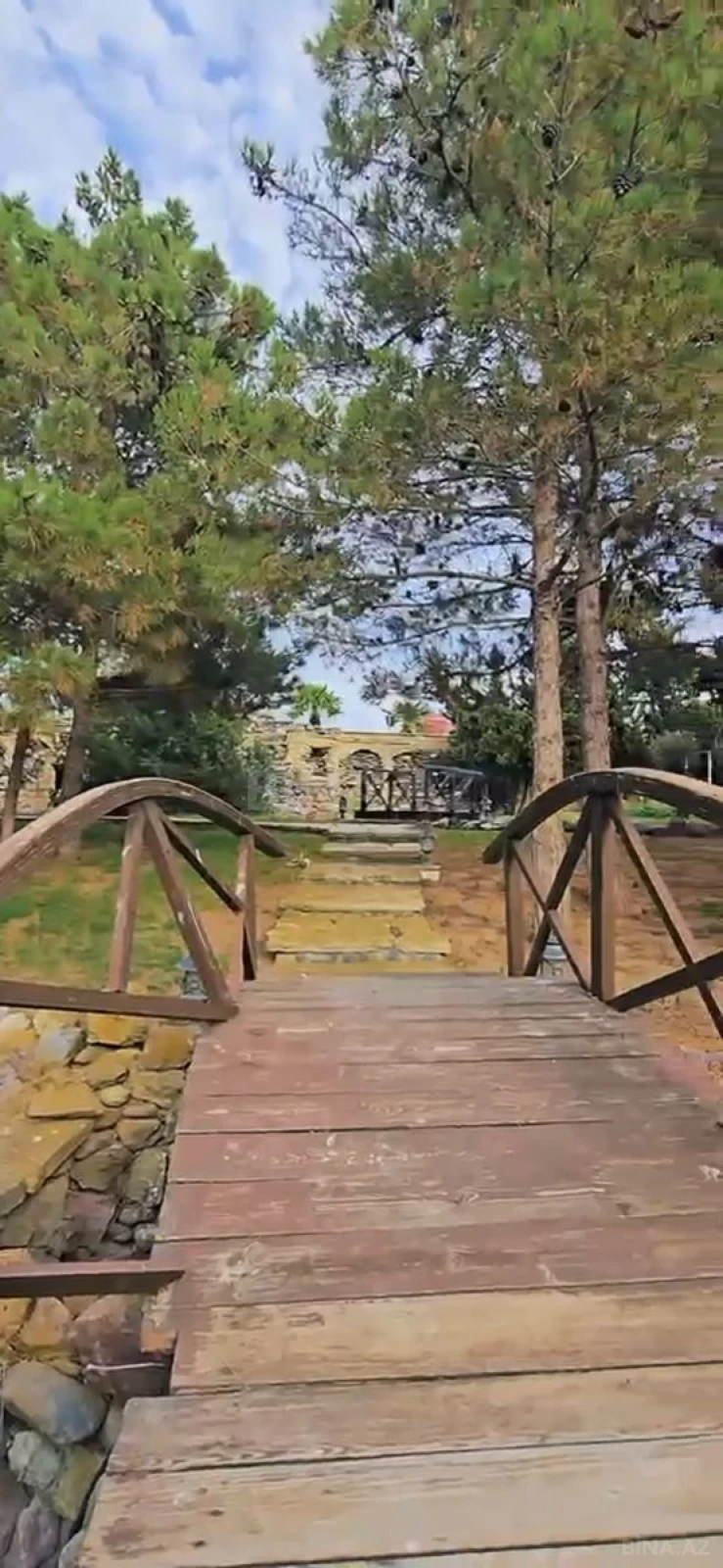 Satılır 6 otaqlı həyət evi 430 m²