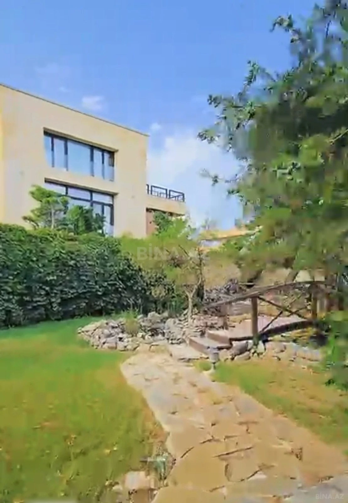 Satılır 6 otaqlı həyət evi 430 m²