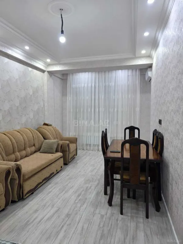 Kirayə verilir 2 otaqlı mənzil 70 m²