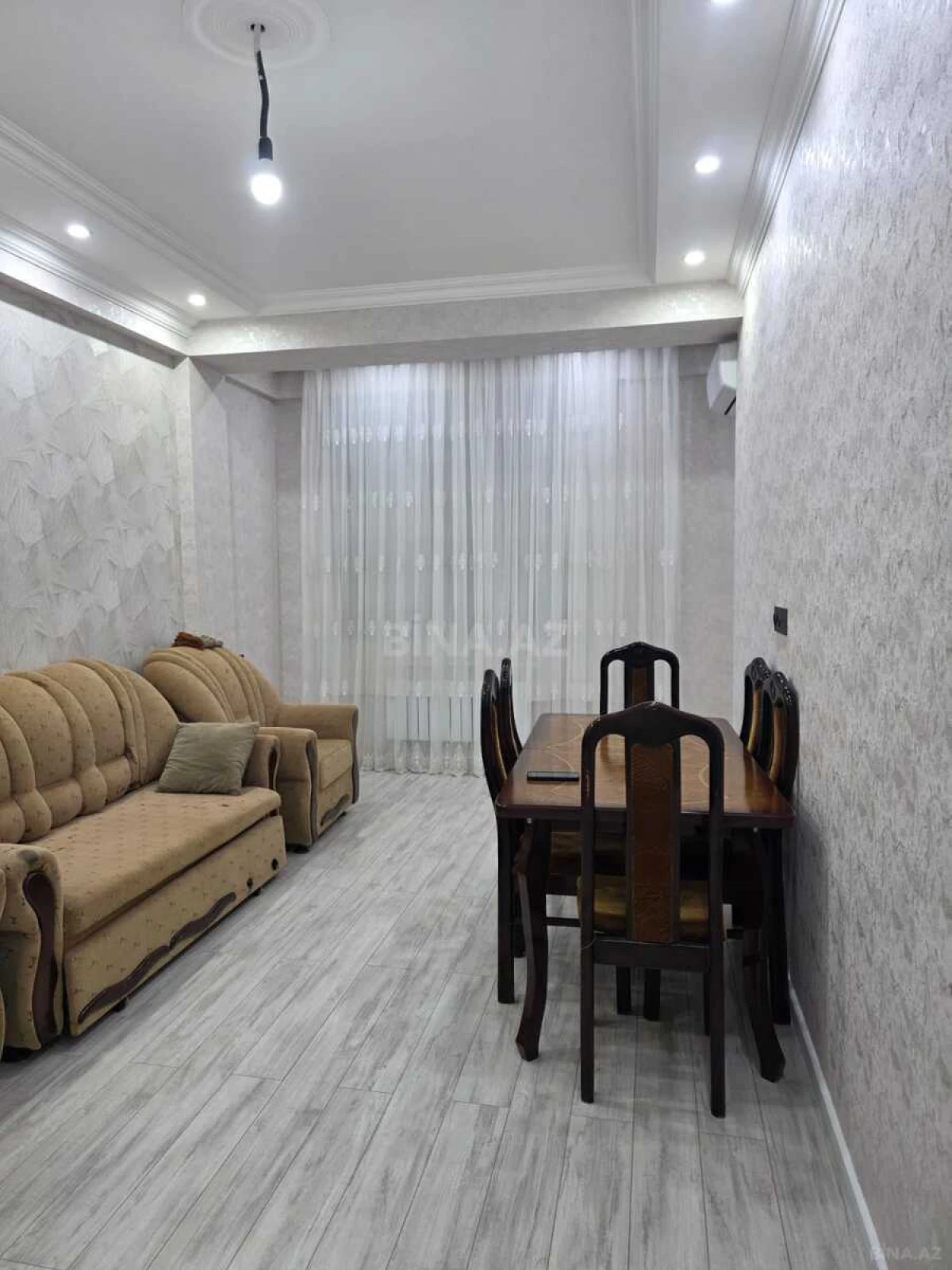 Kirayə verilir 2 otaqlı mənzil 70 m²