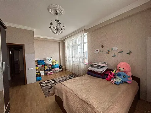 Satılır 3 otaqlı mənzil 110 m²