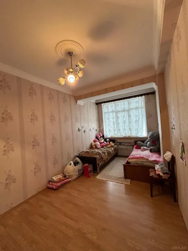 Satılır 3 otaqlı mənzil 110 m²