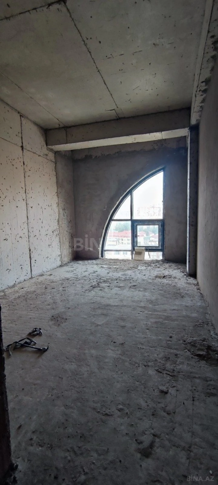 Satılır 2 otaqlı mənzil 82 m²