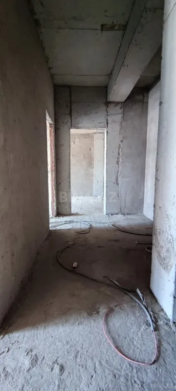 Satılır 2 otaqlı mənzil 82 m²