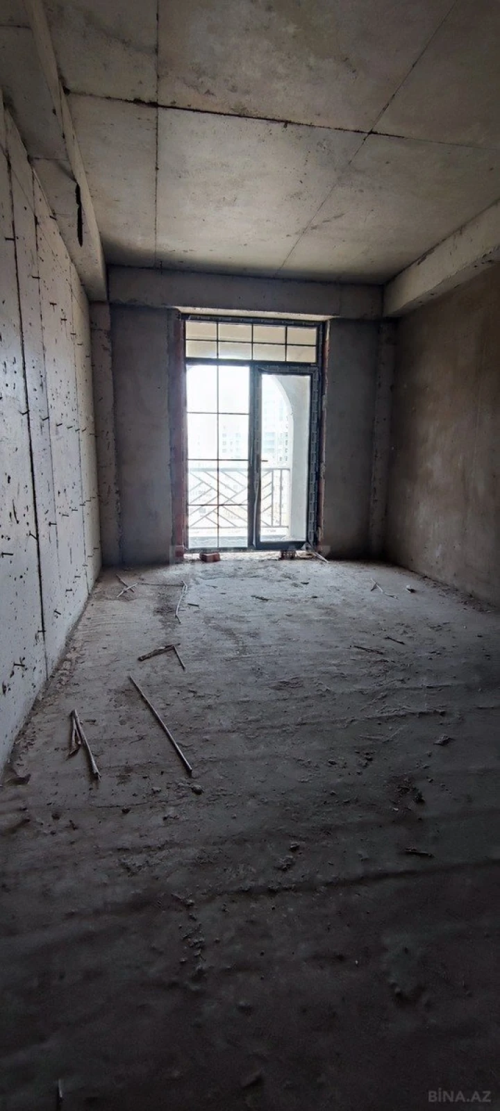 Satılır 2 otaqlı mənzil 82 m²