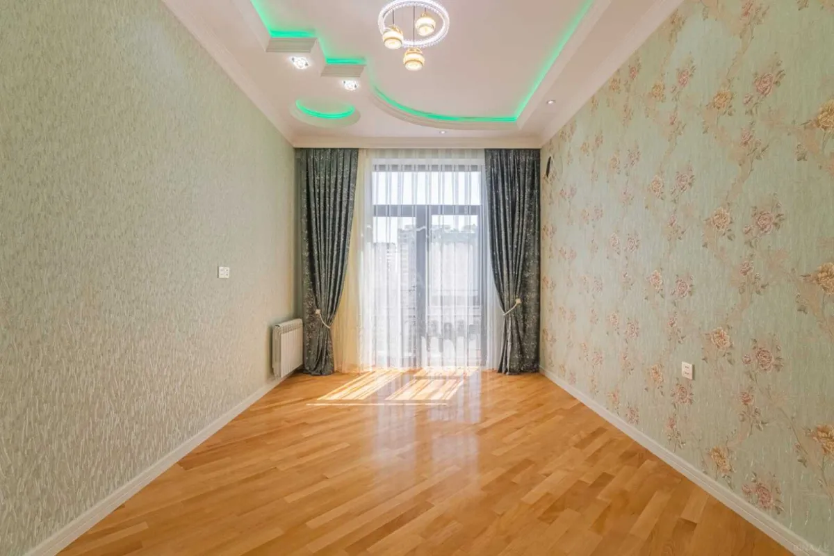 Satılır 3 otaqlı mənzil 105 m²