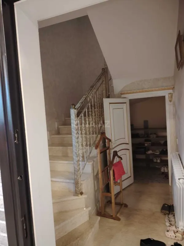 Satılır 5 otaqlı həyət evi 200 m²