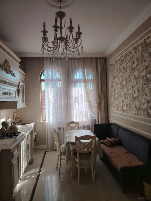 Satılır 5 otaqlı həyət evi 200 m²