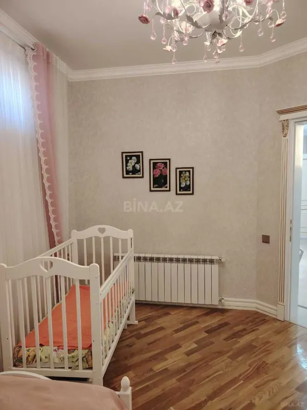 Satılır 5 otaqlı həyət evi 200 m²